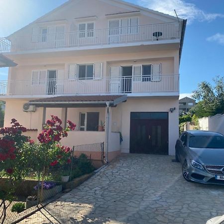 Apartmán Apart Mani Di Lauro Preko Exteriér fotografie